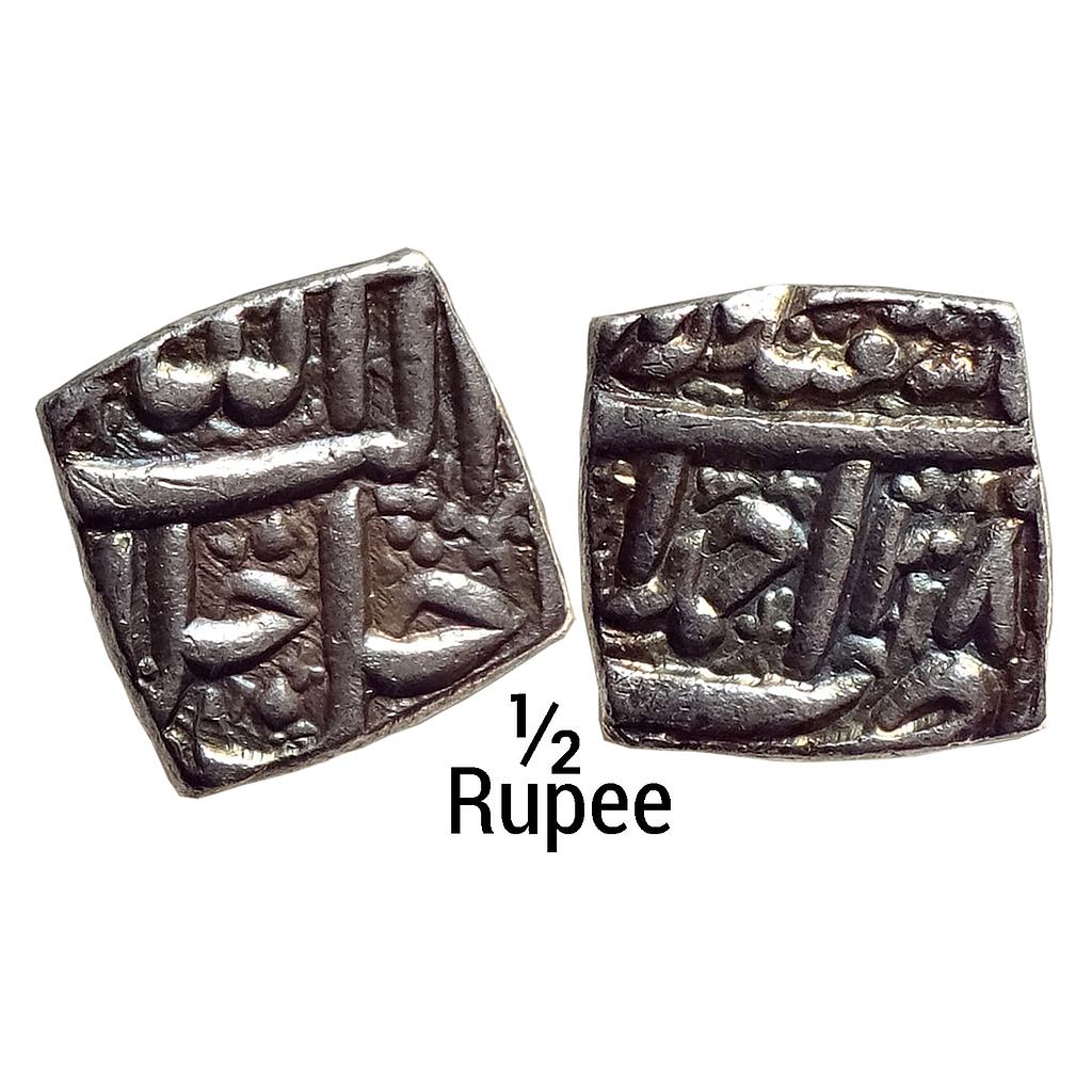Mughal Akbar Ahmadabad Mint Ilahi Month Isfandarmuz Pisces Silver Square 1/2 Rupee