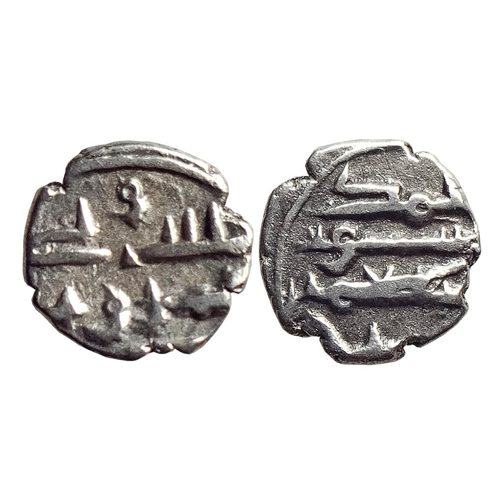 Habbarid Amirs of Mansurah Sind Amir Umar-IV NM ND Silver Damma Qanhari Dirham