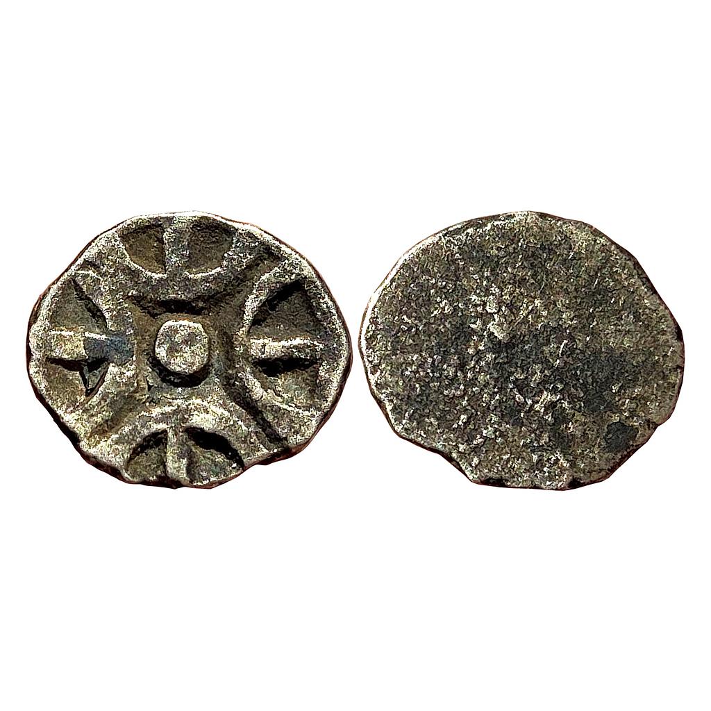 Ancient Gandhara Janapada Silver 1/32 Shatamana 4 Crescents around a blob